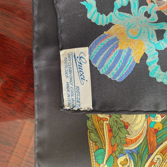 Gucci Silk Scarf Louis IV  Pristine - Picture 2 of 5